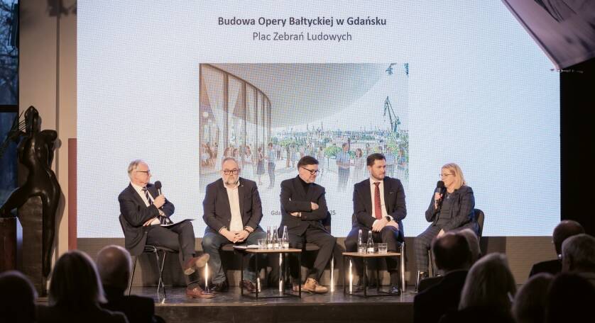 Metropolitalna Opera Bałtycka na Placu Zebrań Ludowych