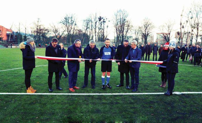 Nowy Stadion Pilkarski AWFiS ze sztuczna nawierzchnia fot B Zarach 4382