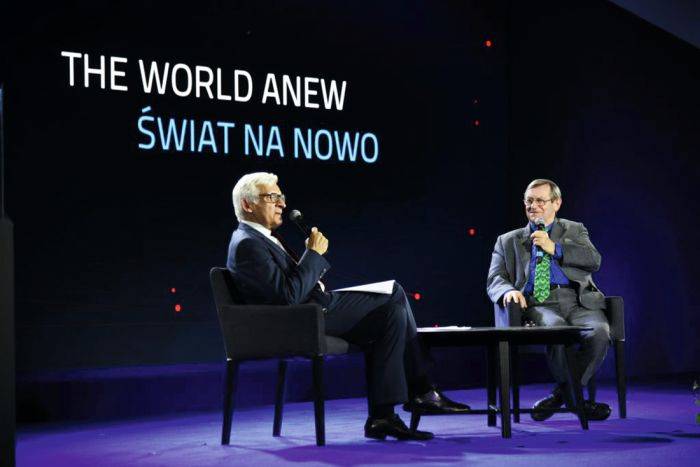 Jerzy Buzek przewodniczący Rady Programowej EFNI Norman Davies historyk